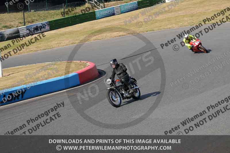 Vintage motorcycle club;eventdigitalimages;mallory park;mallory park trackday photographs;no limits trackdays;peter wileman photography;trackday digital images;trackday photos;vmcc festival 1000 bikes photographs